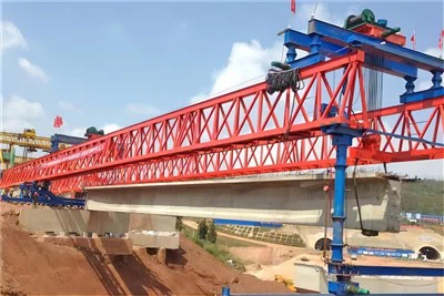 Bhíoma ag seoladh Craein Gantry